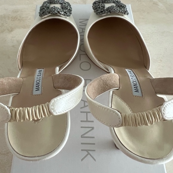 Manolo Blahnik Hangisli White Slingback Pump Wedding 70mm Size 39.5 - NEW IN BOX - Picture 7 of 12